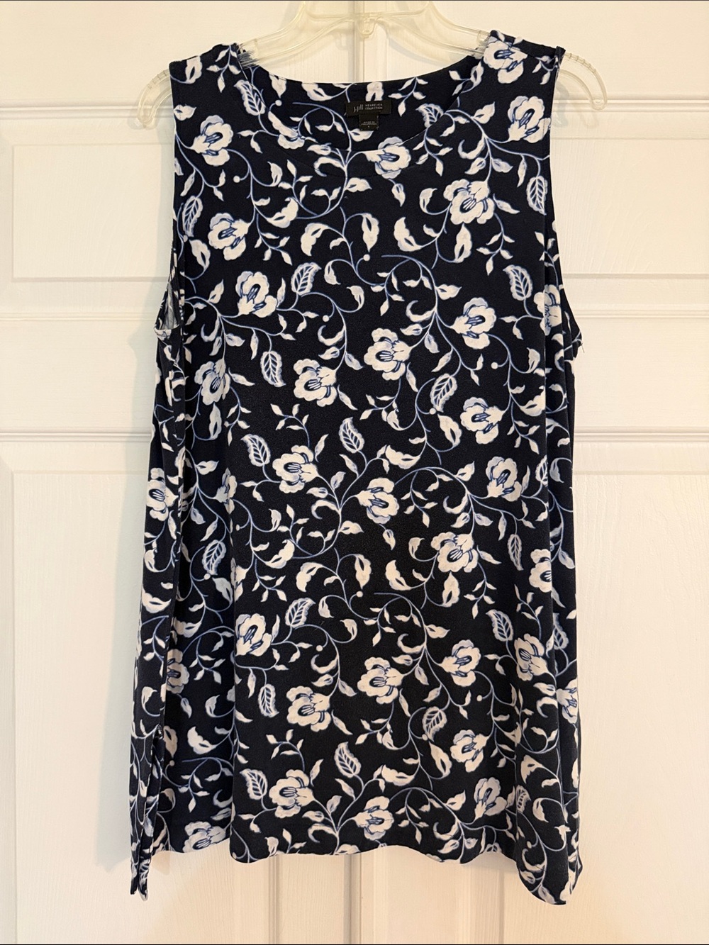 J Jill Wearever Sleeveless Navy Floral Tunic Top